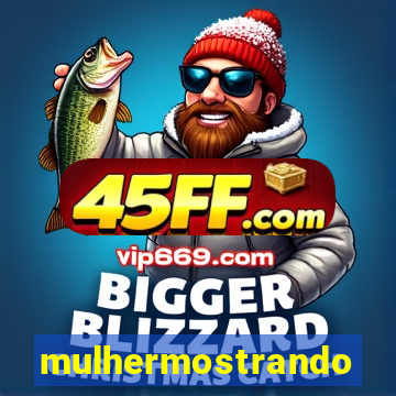 mulhermostrandoopeito